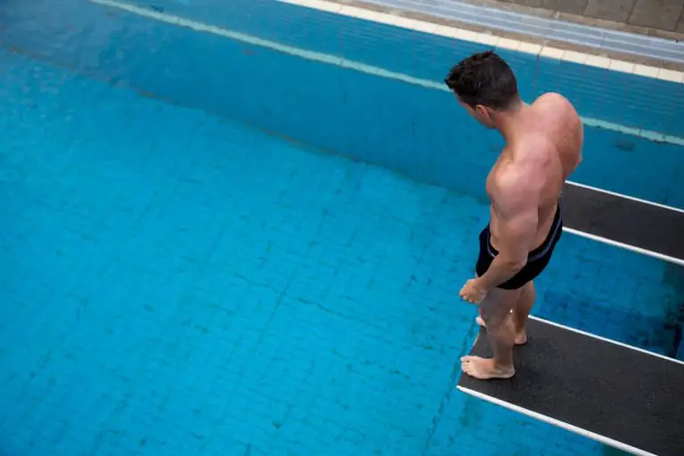 public pools with diving boards