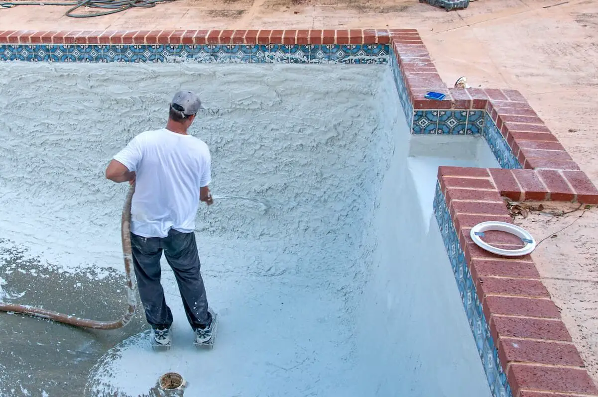 Choosing Your Pool Builder: Ensure You  Don’t Get Burned