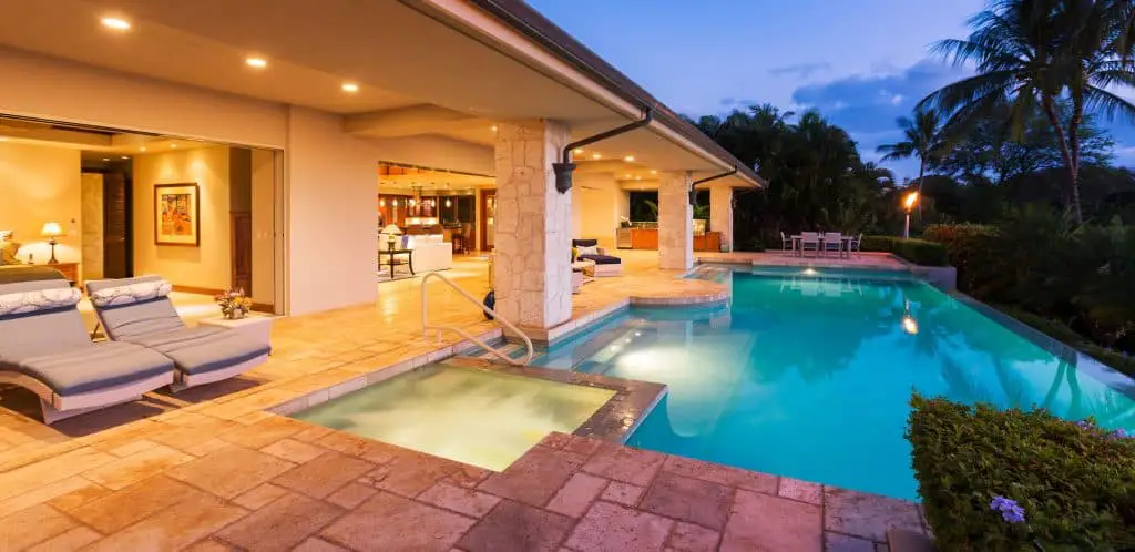 travertine pool deck - Travertine Pavers: A Fancy Look For Your Pool Deck