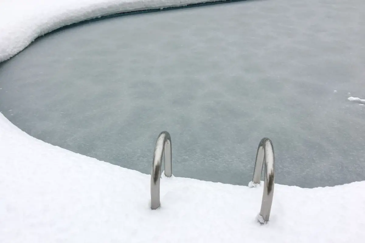 can-salt-water-pools-freeze-what-happens-if-it-freezes-pool-buyer